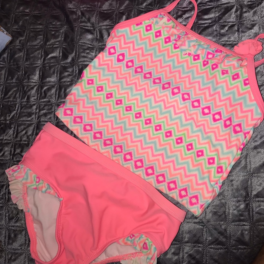 Girls two piece swimsuit Like new !!